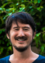 Lee Davy headshot